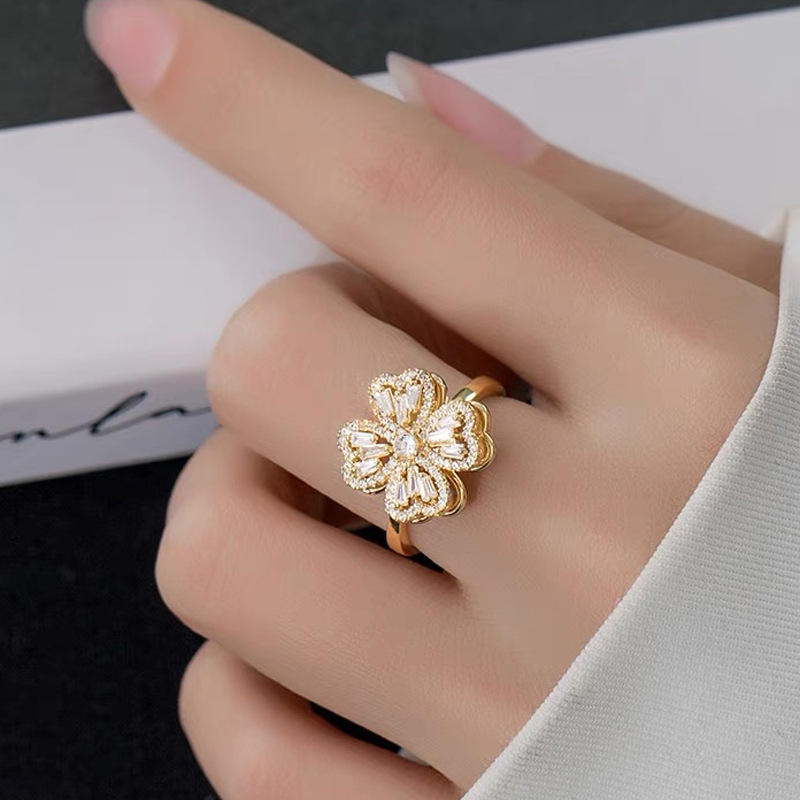 Zircon Four Leaf Ring