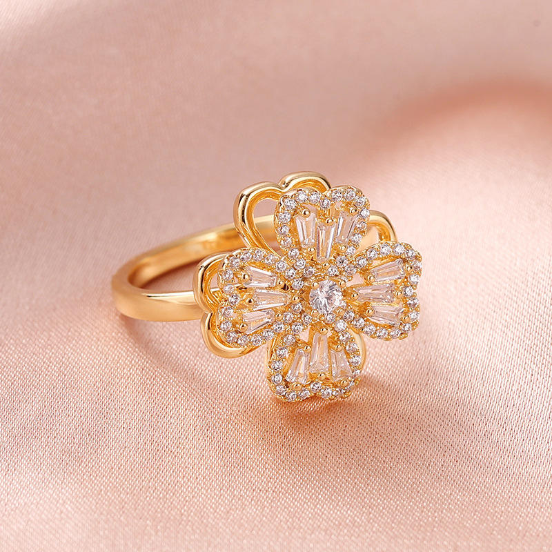 Zircon Four Leaf Ring