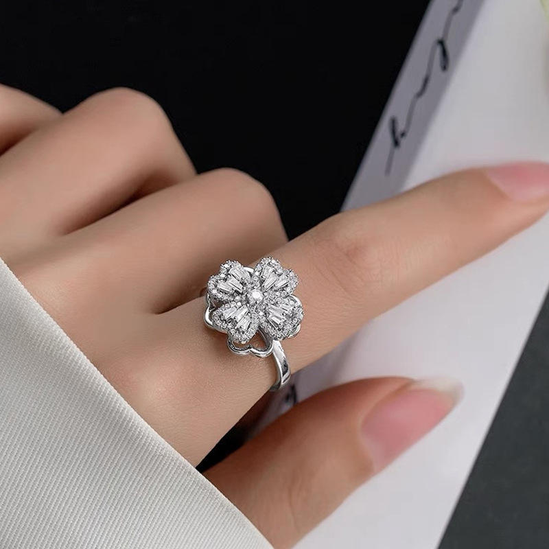 Zircon Four Leaf Ring